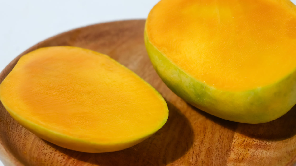 Sindhura mango cut